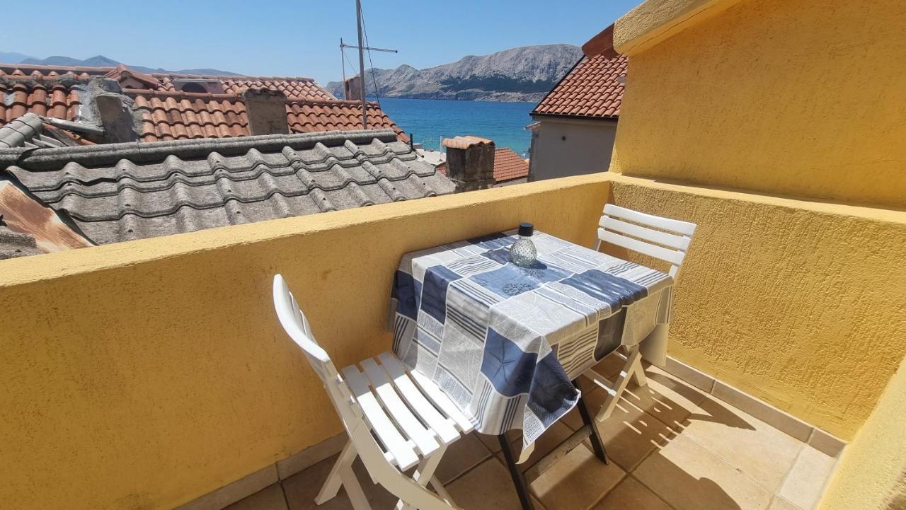 Apartment Igor With Balcony And Sea View Baška Eksteriør billede