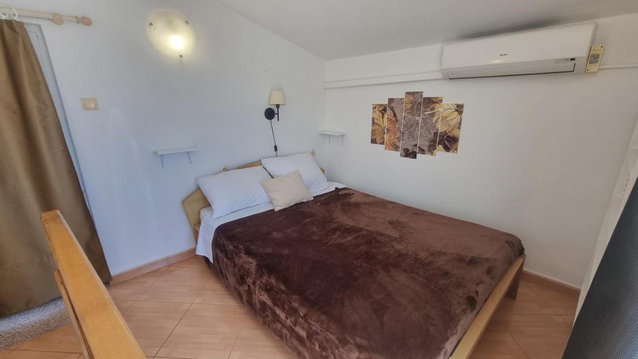 Apartment Igor With Balcony And Sea View Baška Eksteriør billede