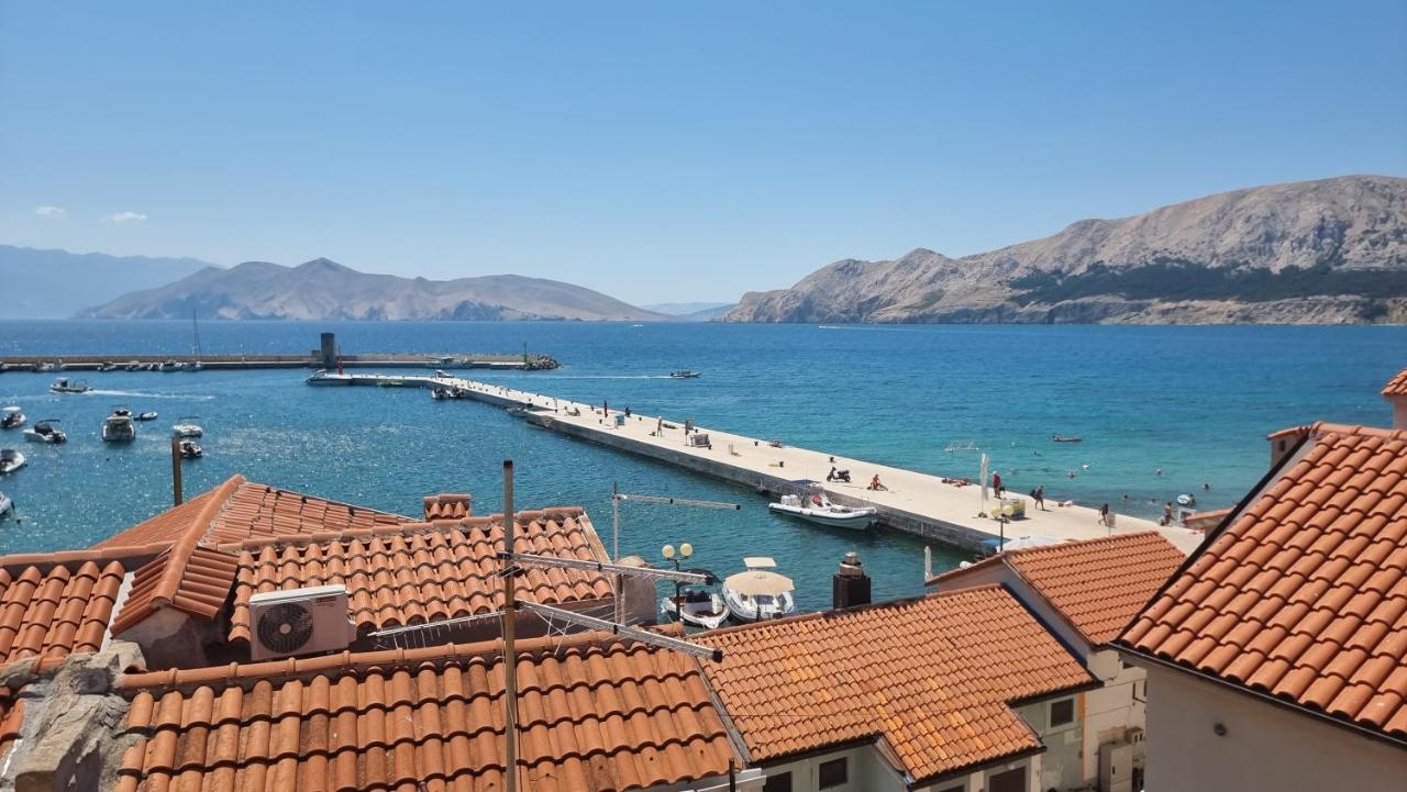 Apartment Igor With Balcony And Sea View Baška Eksteriør billede