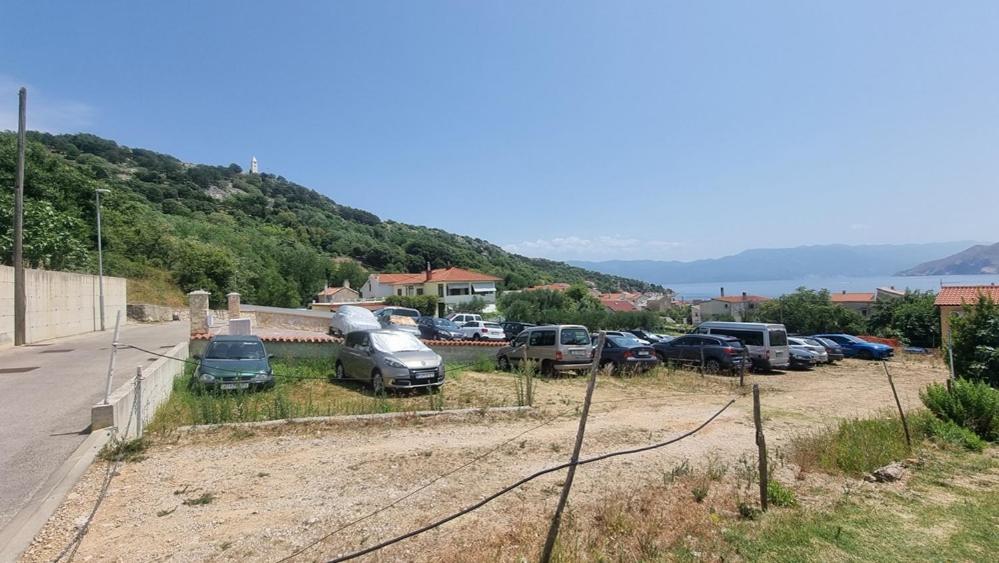Apartment Igor With Balcony And Sea View Baška Eksteriør billede